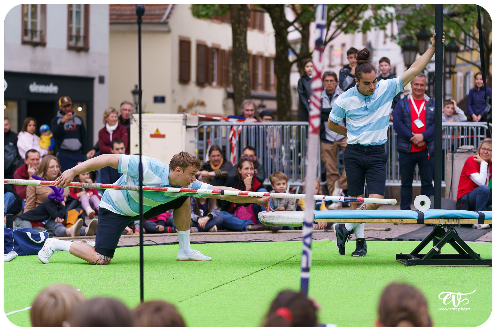 LEAGUE AND LEGEND (15FEET6)